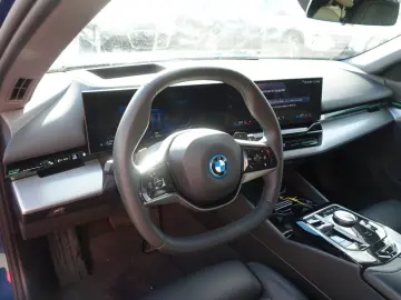 BMW 530 e Touring xDrive EXP € 44990.--