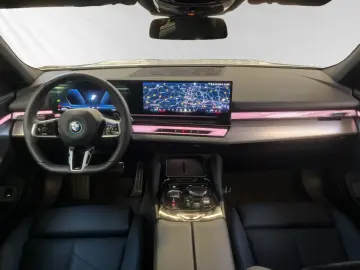 BMW 530e Touring M Sport AHK Pano Harman Kardon