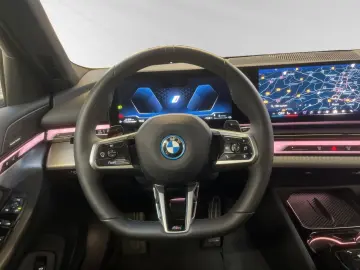 BMW 530e Touring M Sport AHK Pano Harman Kardon