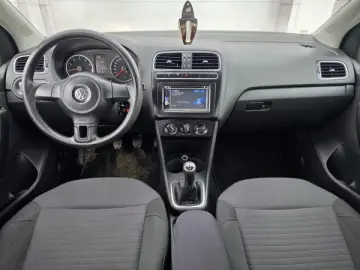 VW POLO   An 2010   Motor 1 2