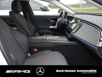 MERCEDES-BENZ E 300 e AVANTGARDE ADV LED DISTRO KAMERA AMBI