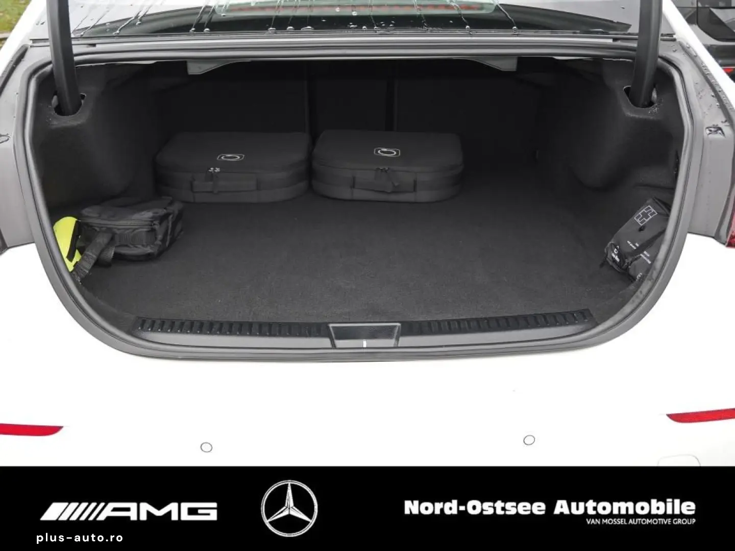 MERCEDES-BENZ E 300 e AVANTGARDE ADV LED DISTRO KAMERA AMBI