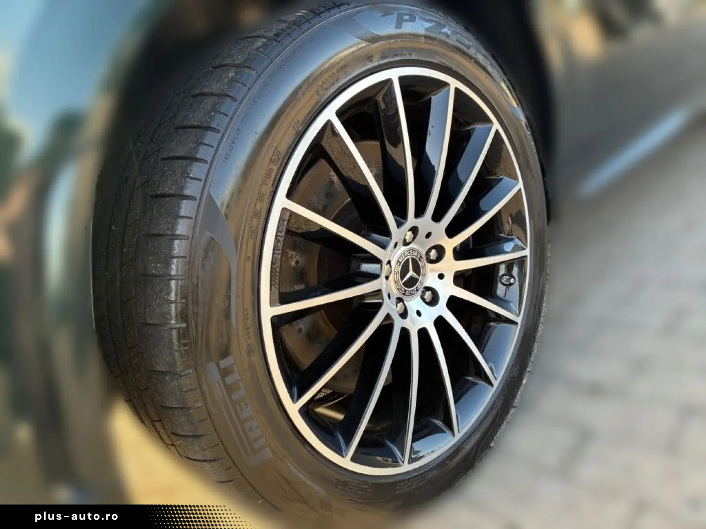 MERCEDES-BENZ GLE 400 d 4M AMG HUD AHK Airmatic Leder Night