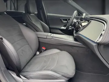 MERCEDES-BENZ E 300 e AMG  20''  Night  Pa&hellip;