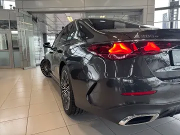 MERCEDES-BENZ E 300 e AMG  20''  Night  Pa&hellip;