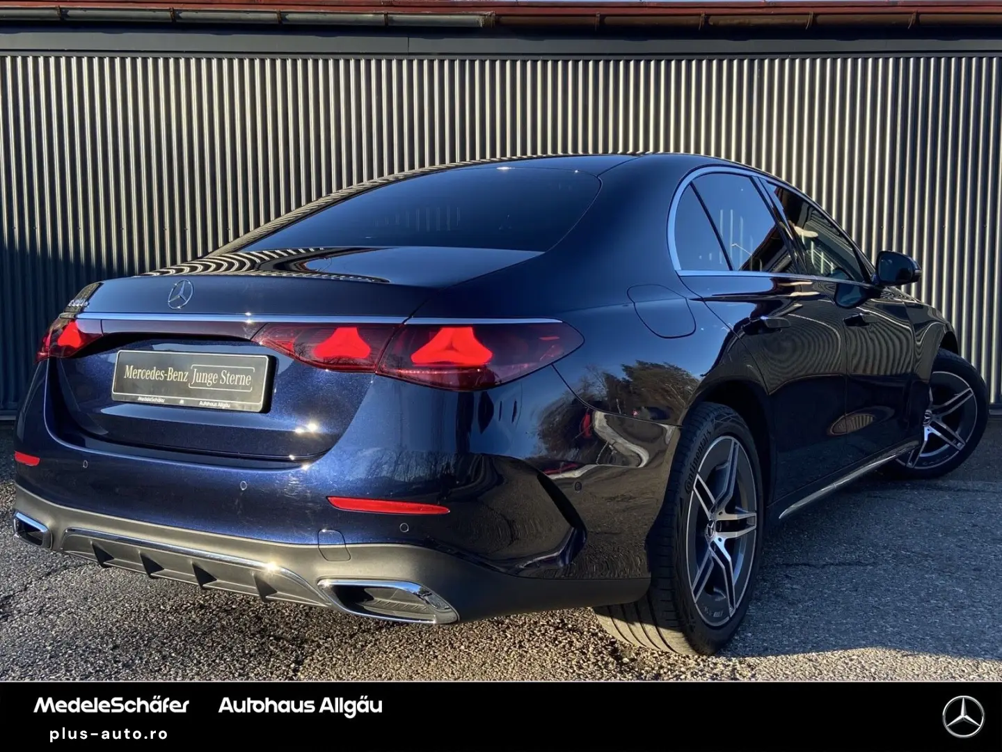 MERCEDES-BENZ E 300 e AMG LEDER Massage Pano Sitzklima 360