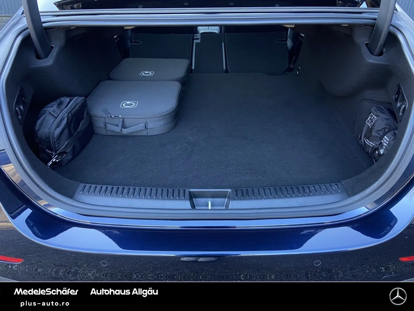 MERCEDES-BENZ E 300 e AMG LEDER Massage Pano Sitzklima 360