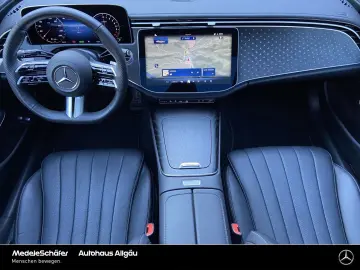 MERCEDES-BENZ E 300 e AMG LEDER Massage Pano Sitzklima 360