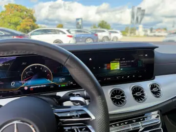 MERCEDES-BENZ E 53 AMG 4M  Pano Standh. Distr. Mem WSC HuD