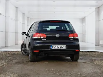 VW GOLF   An 2010 conform VIN   Motor 1 4 BENZINA