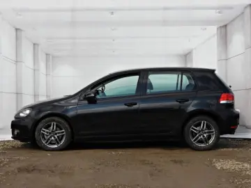VW GOLF   An 2010 conform VIN   Motor 1 4 BENZINA