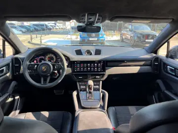 PORSCHE CAYENNE COUPE TURBO GT