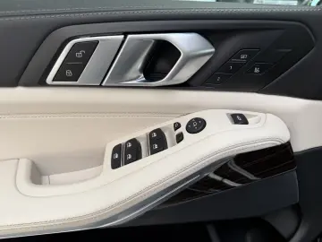 BMW X5 M-SPORT XD LEDER NAVI PANO LED KAMERA DAB R20