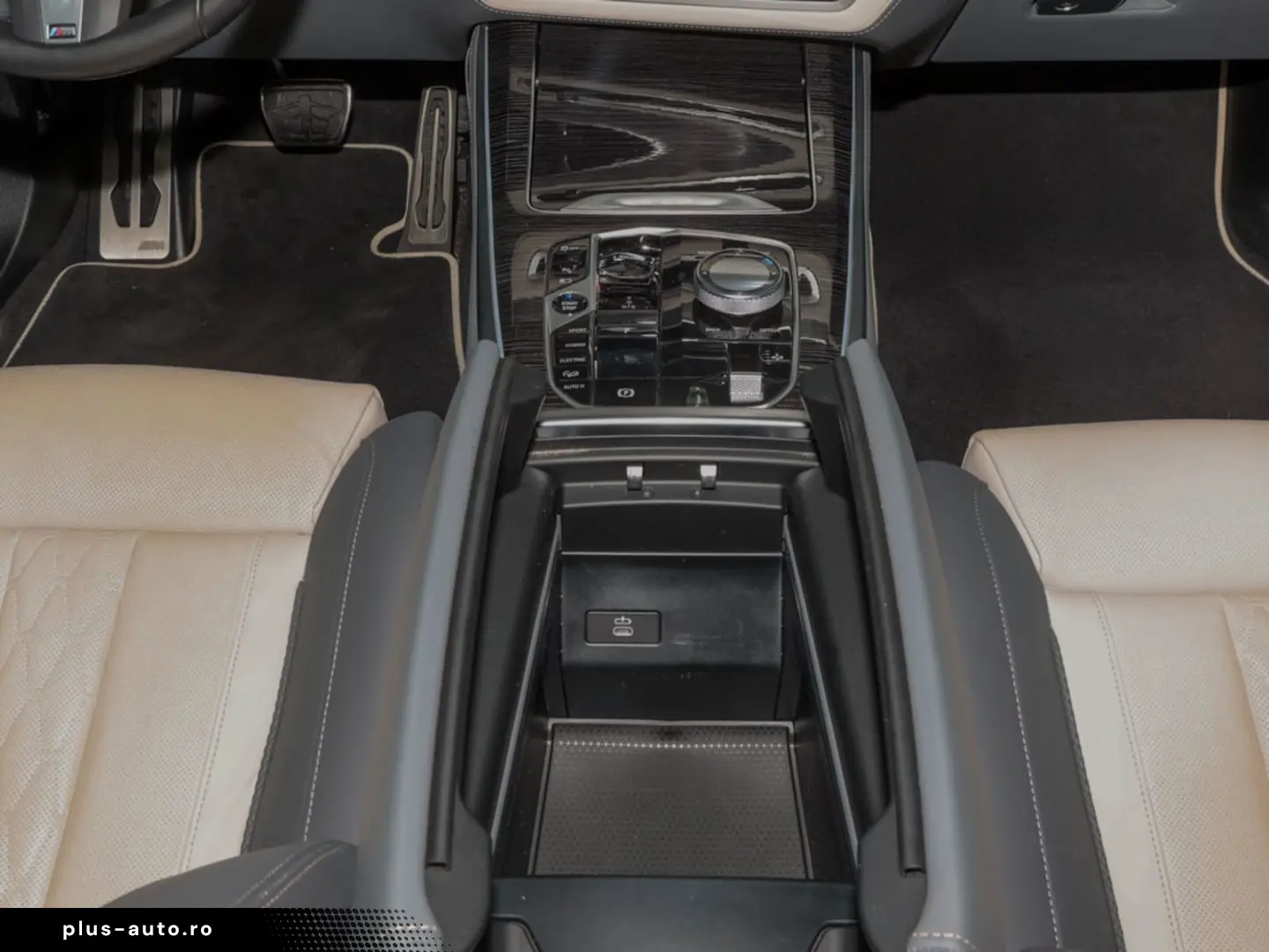 BMW X5 xDrive50e M Sport  LED Nav Pano Kamera SHZ