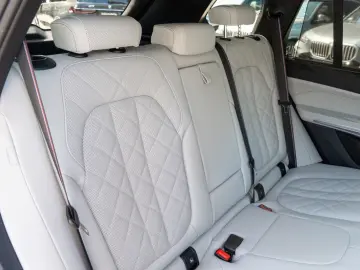 BMW X5 30d M SPORT.INDIVIDUAL.PANO.DR.ASS.LHZ.PR.ASS