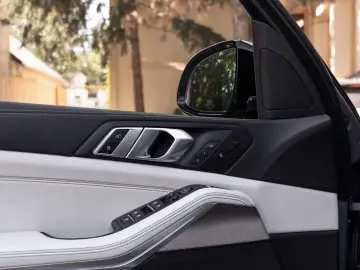 BMW X5 30d M SPORT.INDIVIDUAL.PANO.DR.ASS.LHZ.PR.ASS