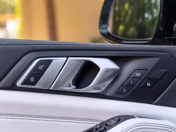 BMW X5 30d M SPORT.INDIVIDUAL.PANO.DR.ASS.LHZ.PR.ASS