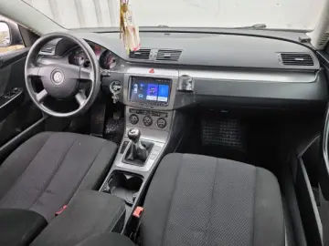 VW PASSAT   An 2006   Motor 1 6