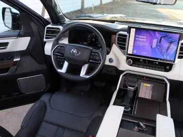 Toyota Tundra MAXIM CAPSTONE