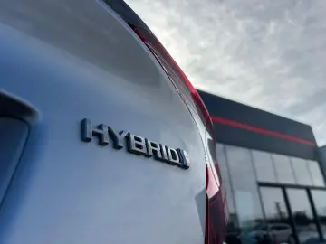 Toyota C-HR 1.8 HSD 122 CP 4x2 CVT Style 2023