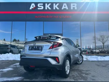 Toyota C-HR 1.8 HSD 122 CP 4x2 CVT Style 2023