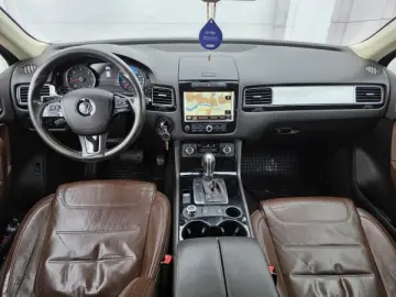 VW TOUAREG   An 2012   Motor 3 0 DIESEL – EURO 5