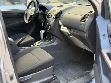 ISUZU D-Max Double Cab 4WD Basis