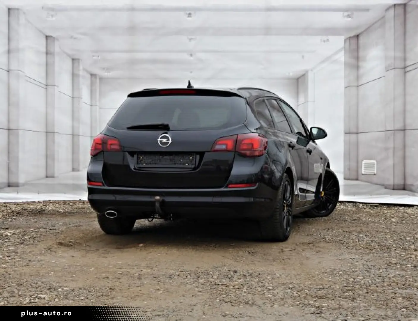 OPEL ASTRA J   An 2011