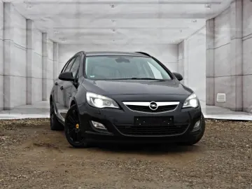 OPEL ASTRA J   An 2011