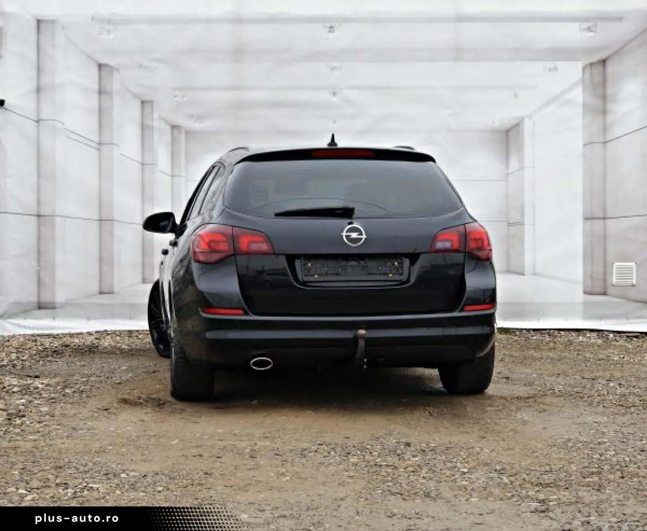 OPEL ASTRA J   An 2011