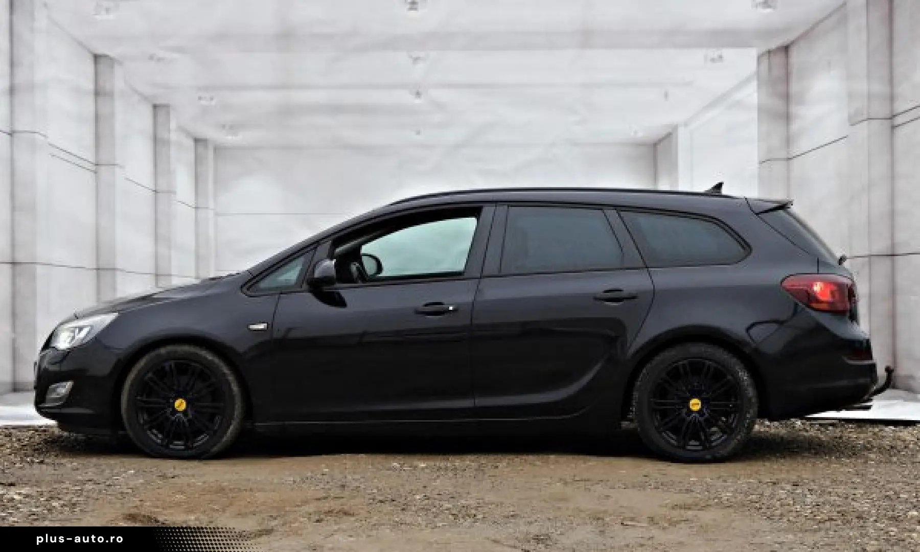 OPEL ASTRA J   An 2011