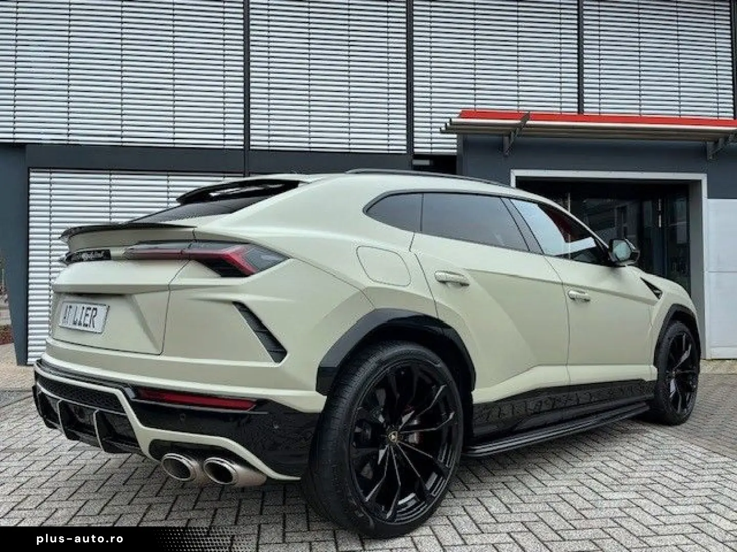 LAMBORGHINI Urus HUD NIGHT VISION B&O 23  REAR SEAT-ENTER.