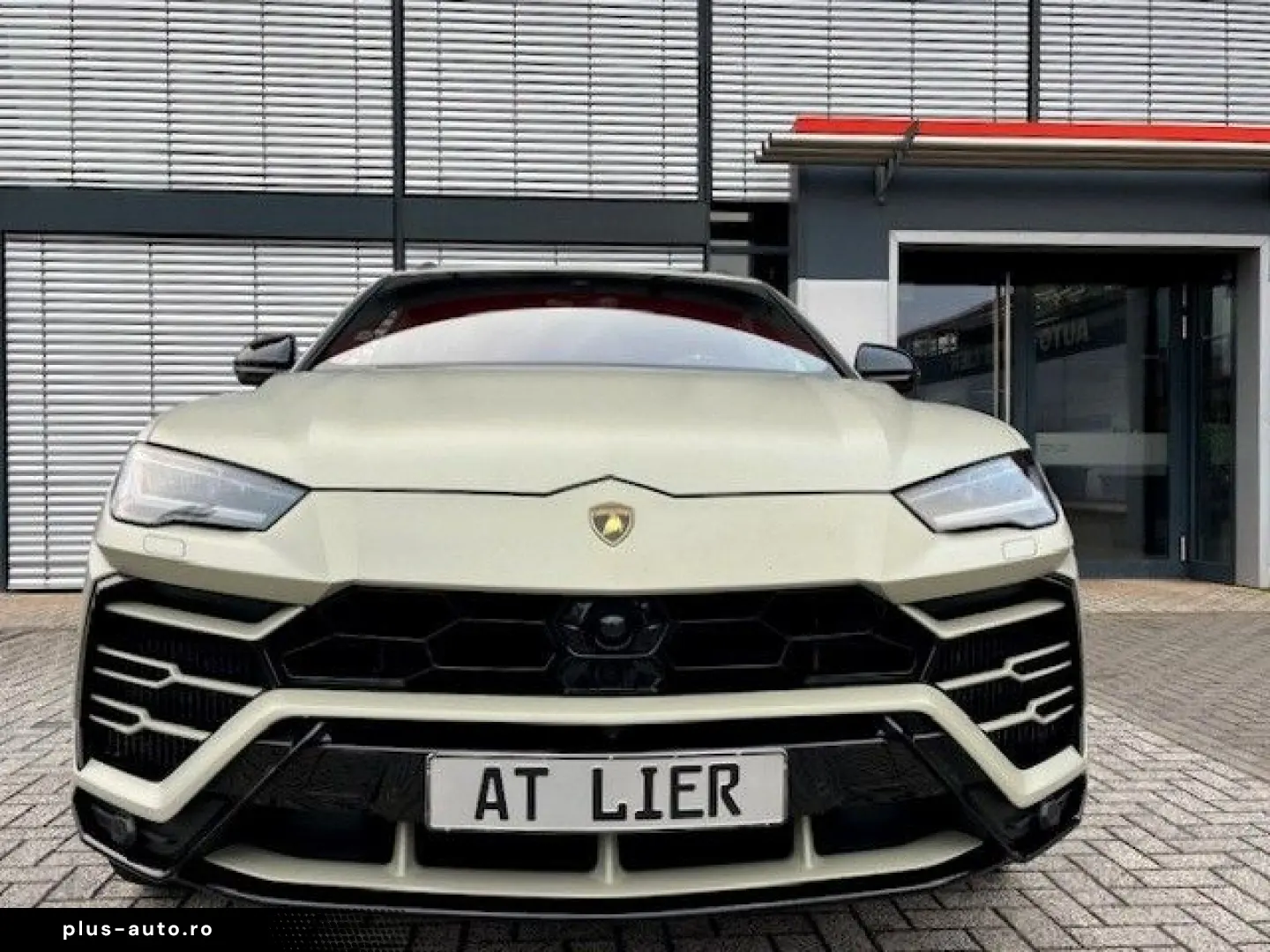 LAMBORGHINI Urus HUD NIGHT VISION B&O 23  REAR SEAT-ENTER.