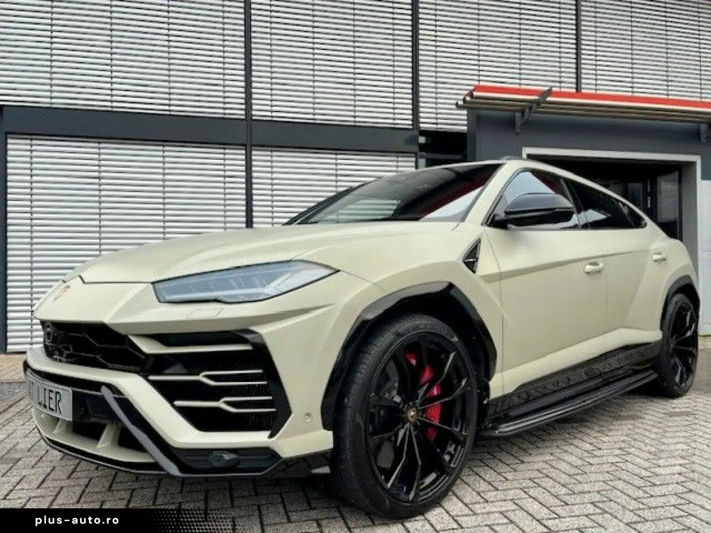 LAMBORGHINI Urus HUD NIGHT VISION B&O 23  REAR SEAT-ENTER.