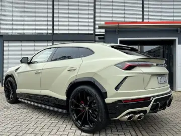 LAMBORGHINI Urus HUD NIGHT VISION B&O 23  REAR SEAT-ENTER.