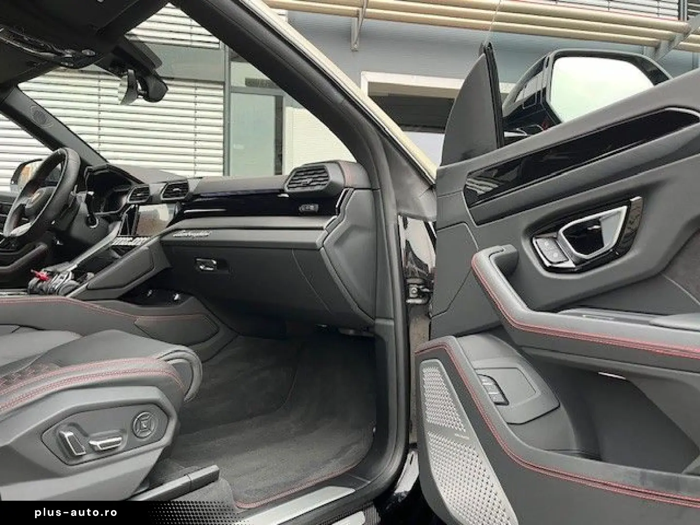 LAMBORGHINI Urus HUD NIGHT VISION B&O 23  REAR SEAT-ENTER.