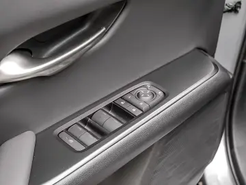 Lexus UX 300h F-Sport SHZ LEDER KAMERA NAVI ACC LED