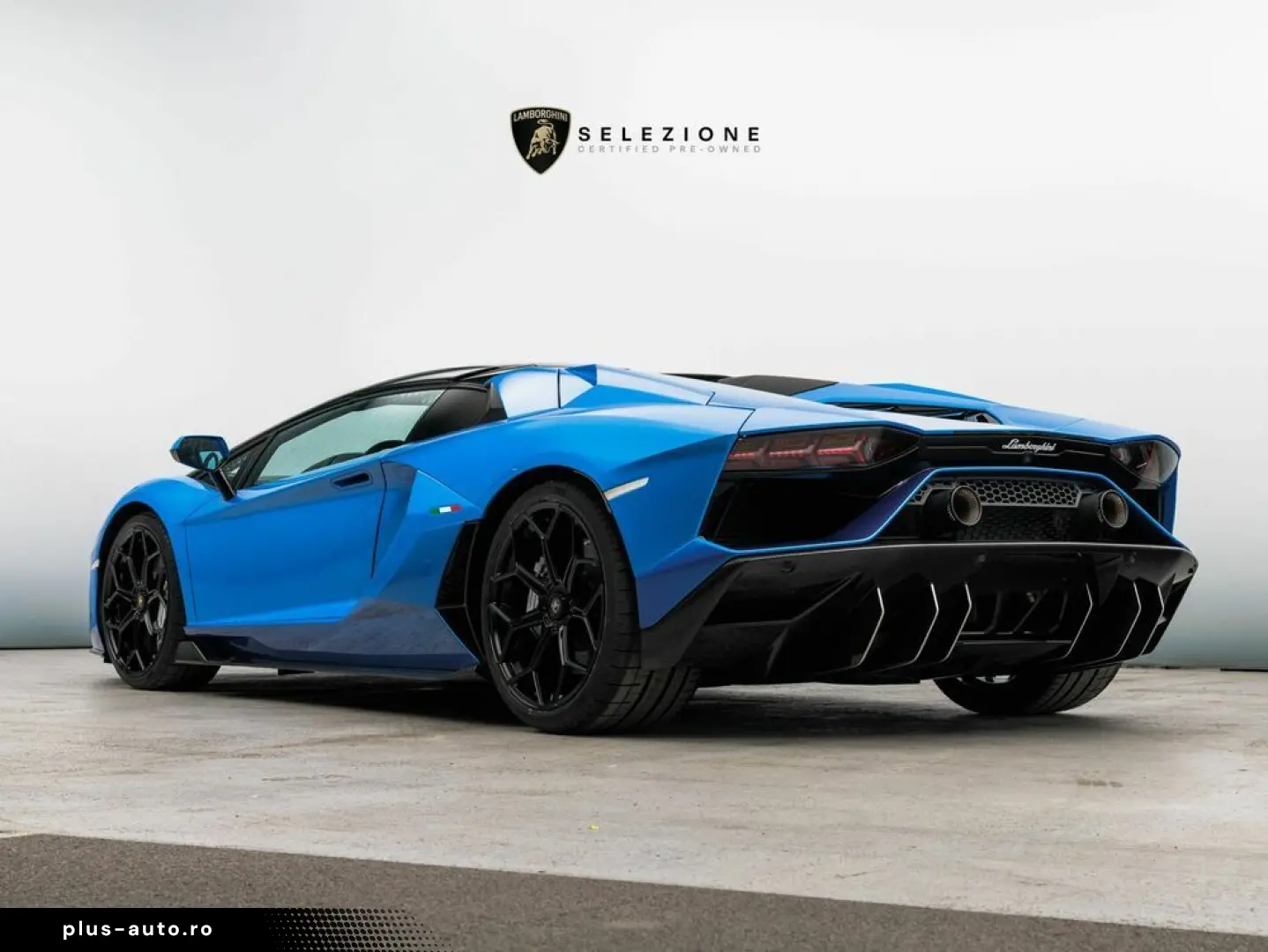 LAMBORGHINI Aventador Ultimae Roadster limited 250 pieces