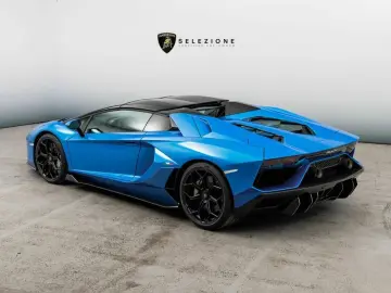 LAMBORGHINI Aventador Ultimae Roadster limited 250 pieces