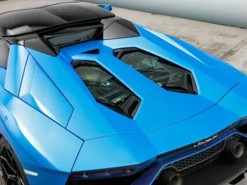 LAMBORGHINI Aventador Ultimae Roadster limited 250 pieces