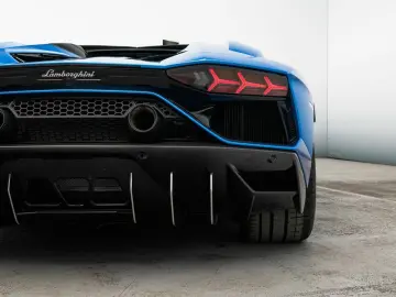 LAMBORGHINI Aventador Ultimae Roadster limited 250 pieces
