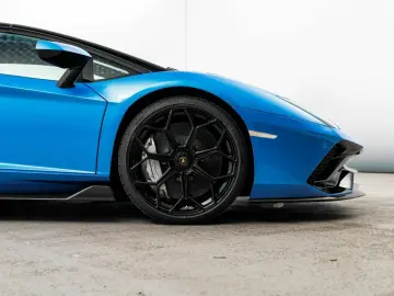 LAMBORGHINI Aventador Ultimae Roadster limited 250 pieces