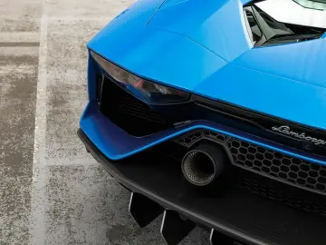 LAMBORGHINI Aventador Ultimae Roadster limited 250 pieces