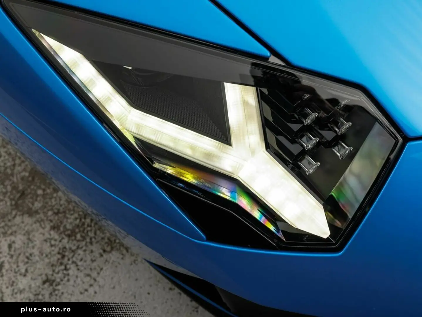 LAMBORGHINI Aventador Ultimae Roadster limited 250 pieces