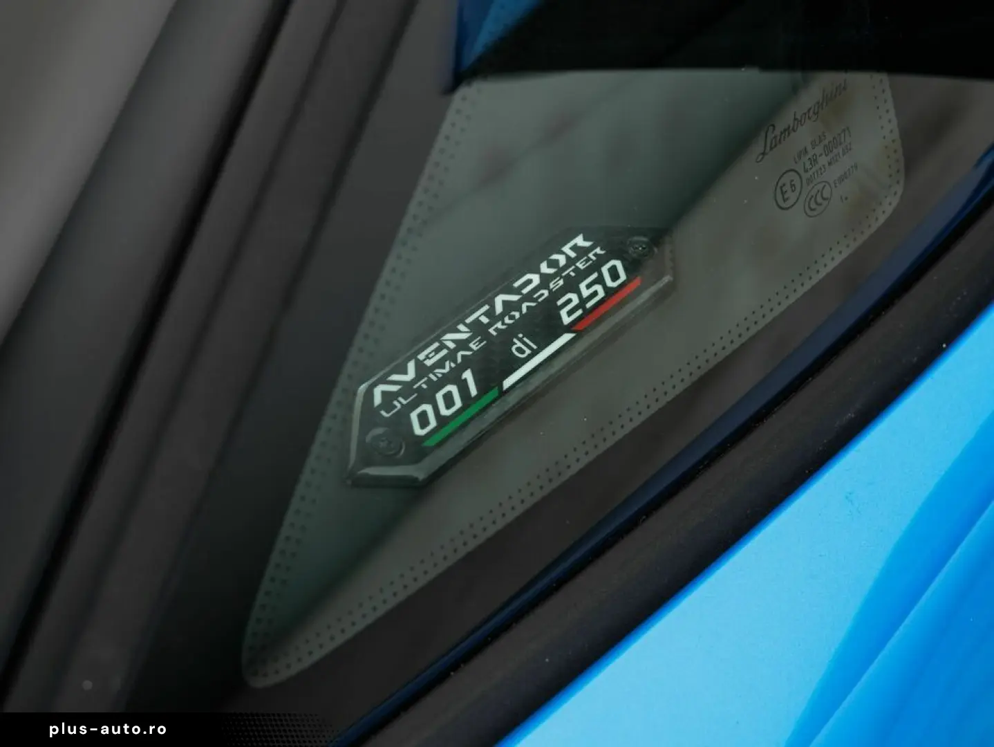 LAMBORGHINI Aventador Ultimae Roadster limited 250 pieces