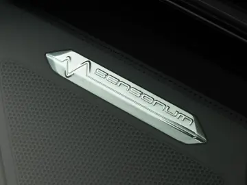 LAMBORGHINI Aventador Ultimae Roadster limited 250 pieces