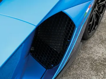 LAMBORGHINI Aventador Ultimae Roadster limited 250 pieces