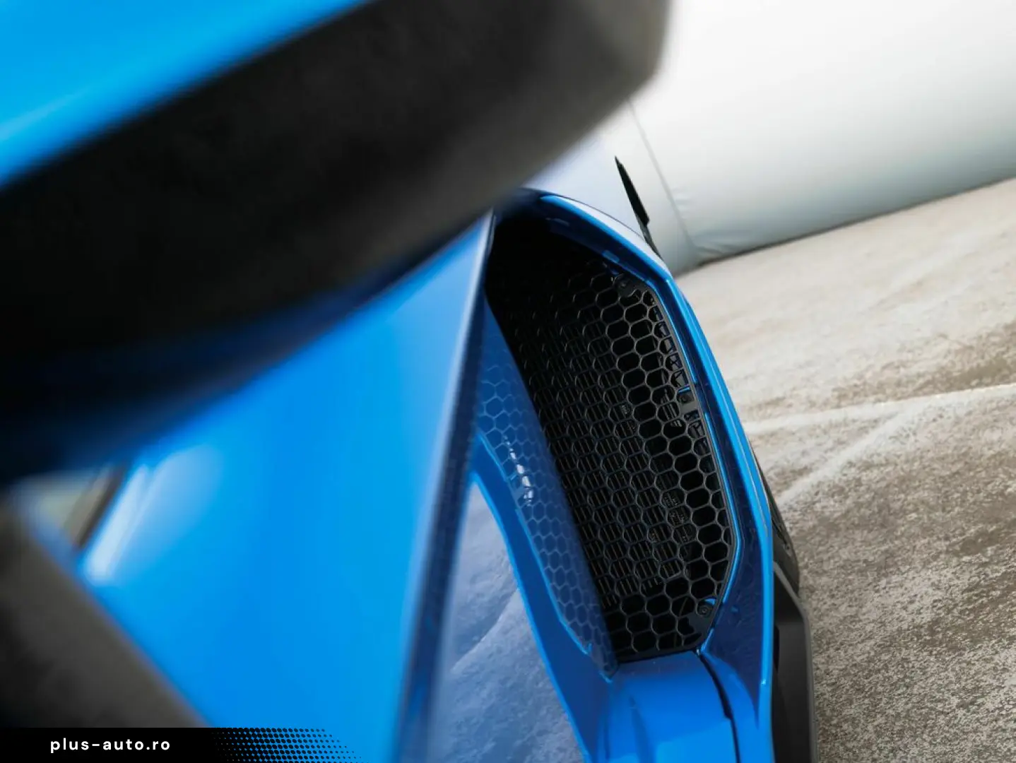 LAMBORGHINI Aventador Ultimae Roadster limited 250 pieces