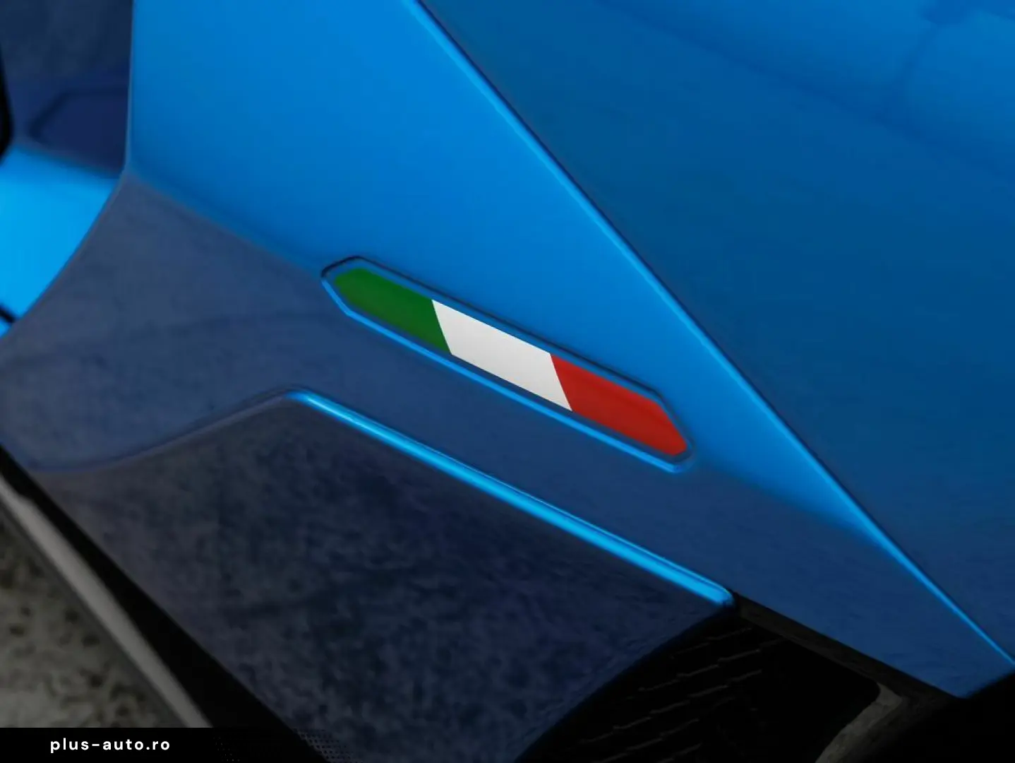 LAMBORGHINI Aventador Ultimae Roadster limited 250 pieces