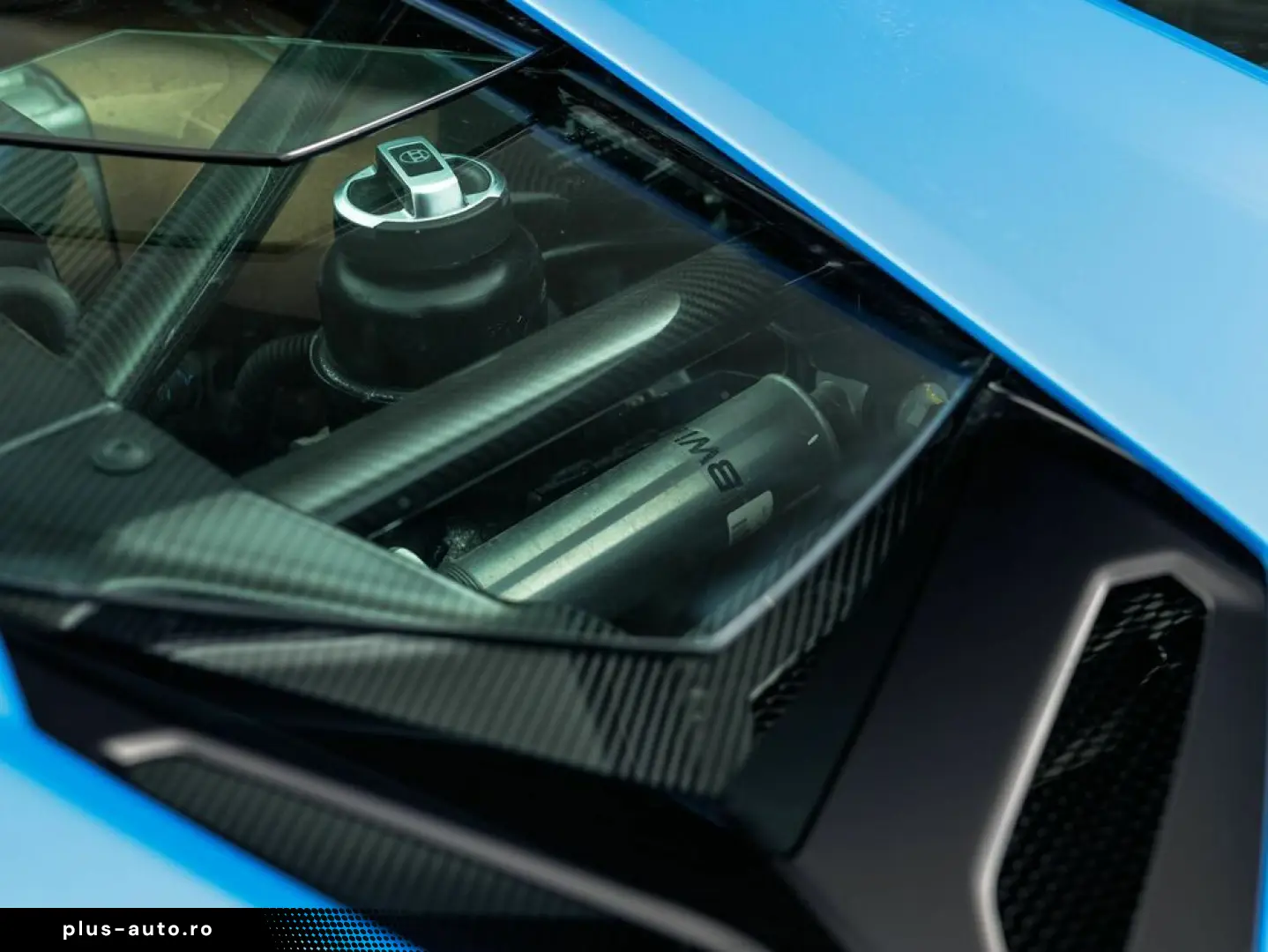 LAMBORGHINI Aventador Ultimae Roadster limited 250 pieces